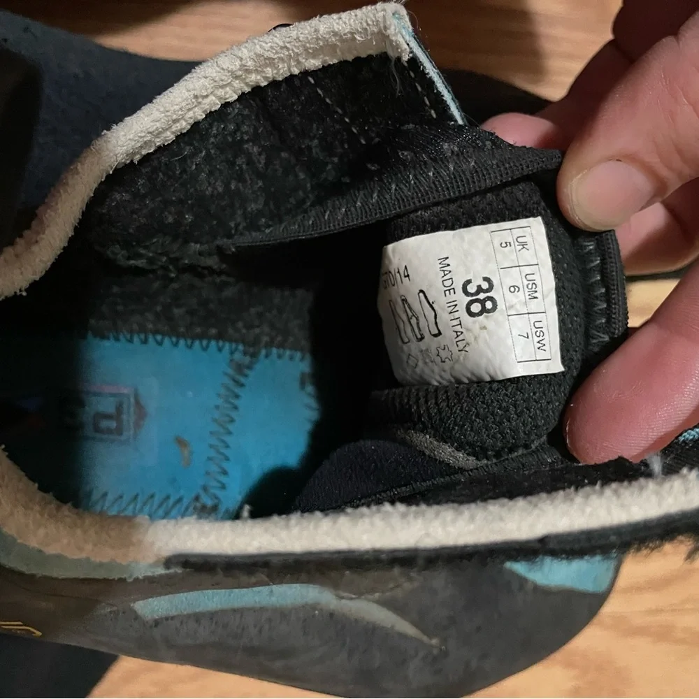 La Sportiva Miura Rock Climbing Shoes - Picture 4 of 6